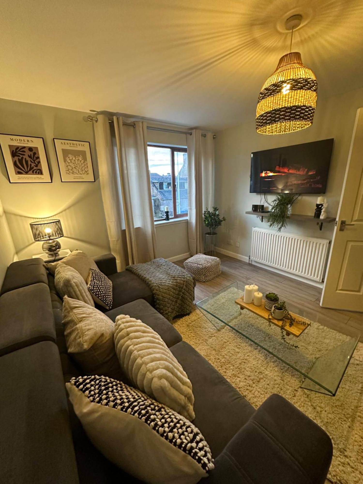 Lovely Modern 2 Bedrom Unit Close To City Center Dalneigh Extérieur photo